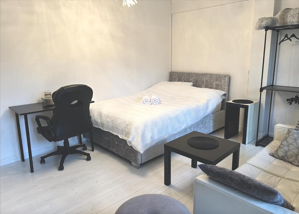 Hospedagem domiciliar Spacious Modern Family Bedroom In Central