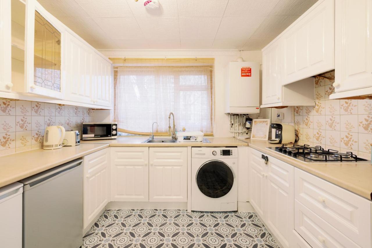Near Excel, Stratford And Canary Wharf * Londres