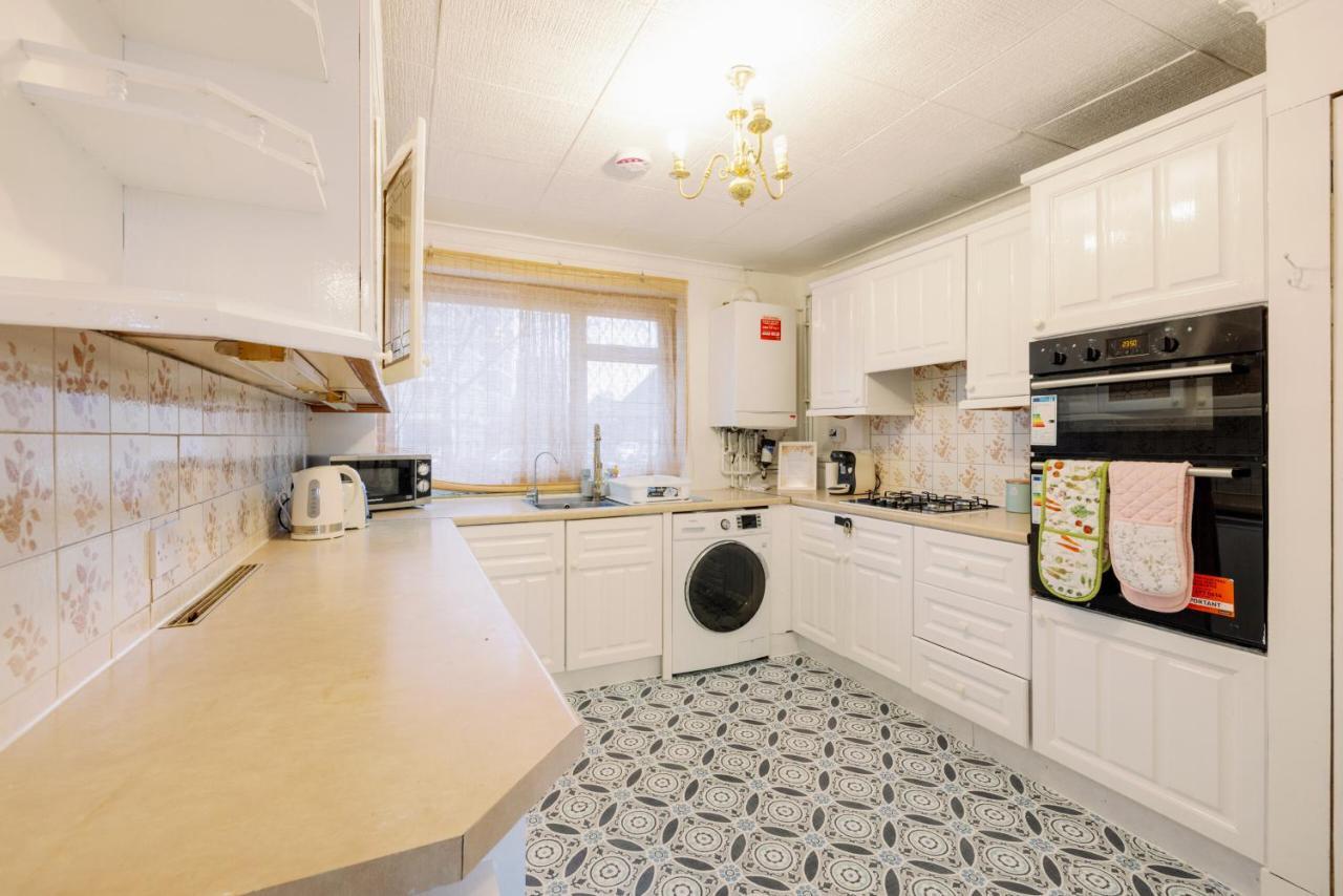Near Excel, Stratford And Canary Wharf * Londres