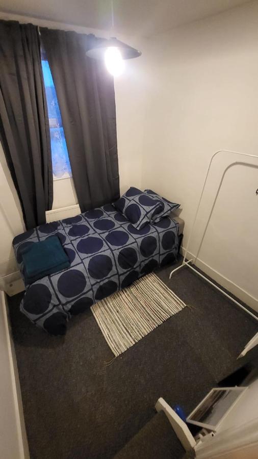 Wembley Guest house *