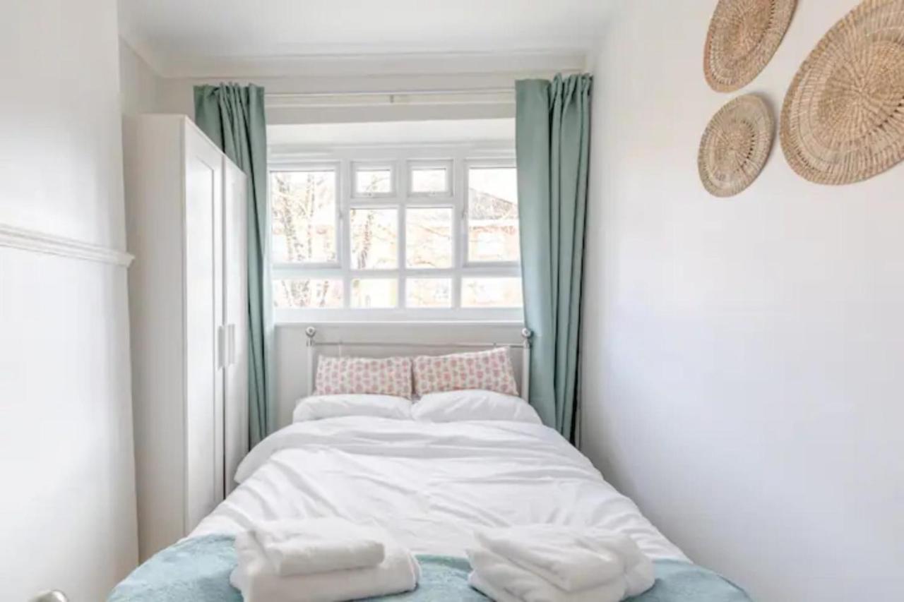 Apartment Cosy 4bd Flat Wprivate Balcony - Nine Elms!
