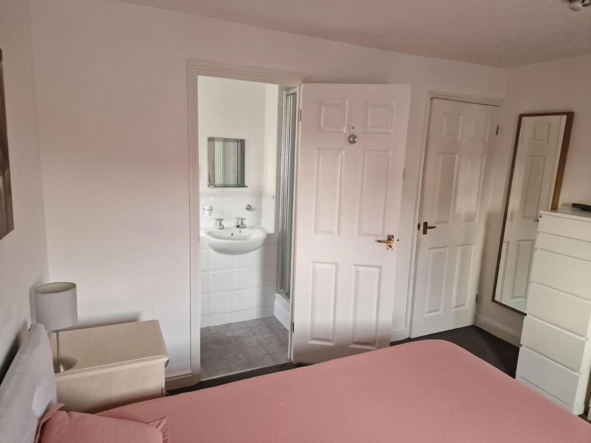Family 2 Bedrooms Flat * London