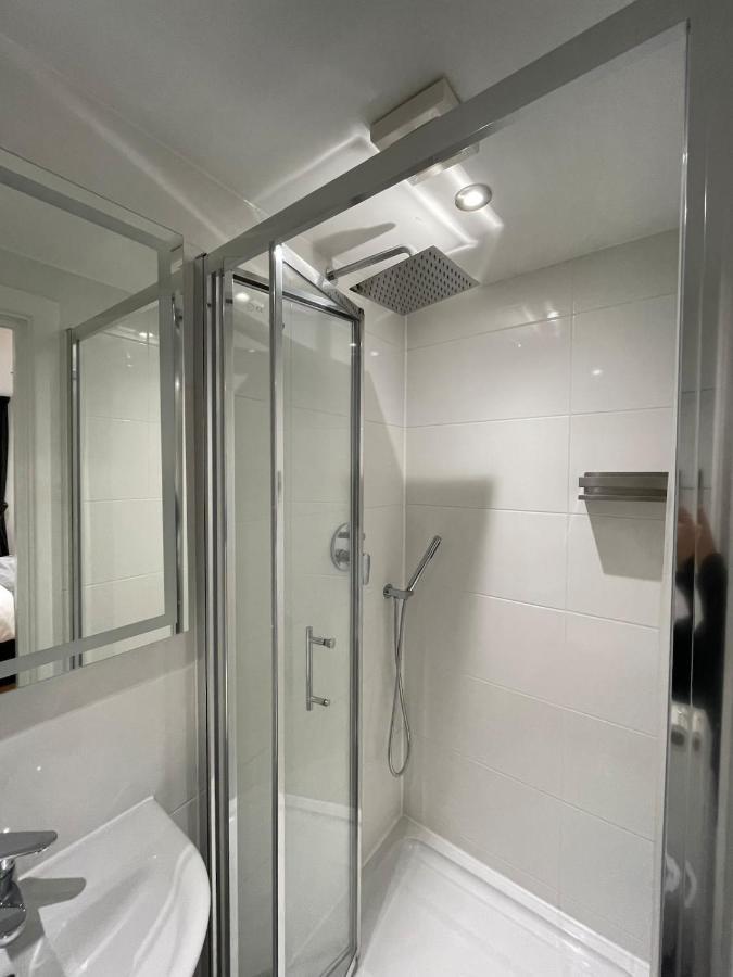 Apartment Stunning 3bd Maisonette Wbalcony - Old Street! London