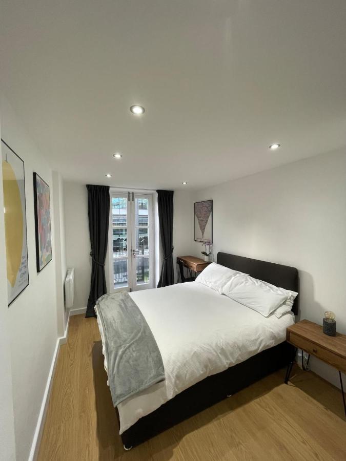 Apartment Stunning 3bd Maisonette Wbalcony - Old Street! *