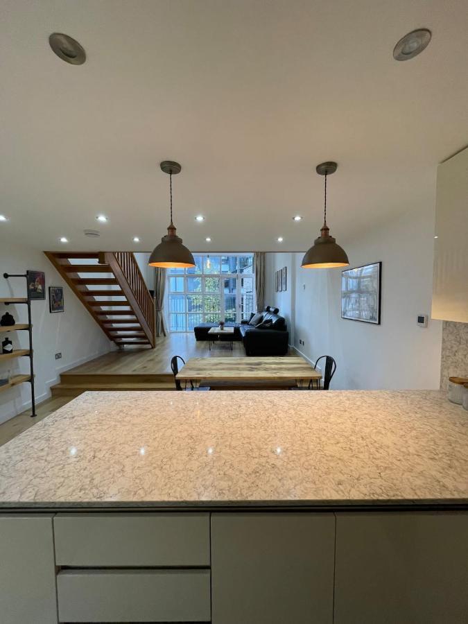 Stunning 3bd Maisonette Wbalcony - Old Street!