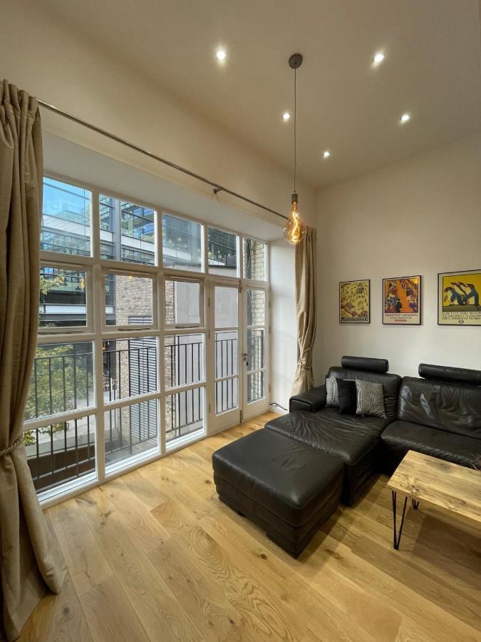 Apartment Stunning 3bd Maisonette Wbalcony - Old Street! London