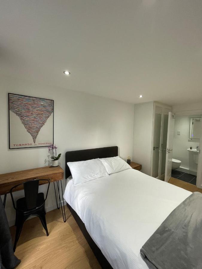 Apartment Stunning 3bd Maisonette Wbalcony - Old Street! London