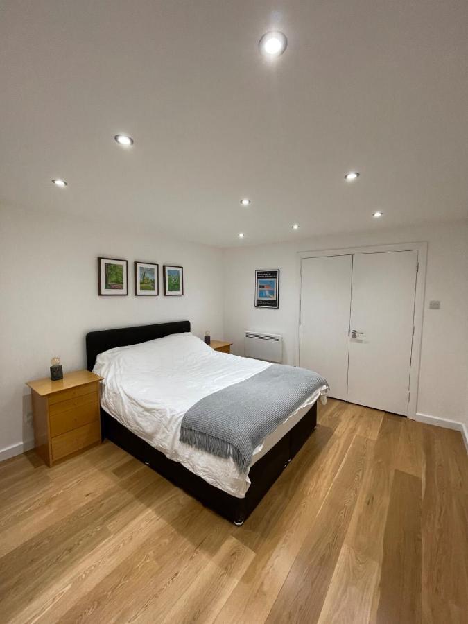 Apartment Stunning 3bd Maisonette Wbalcony - Old Street!