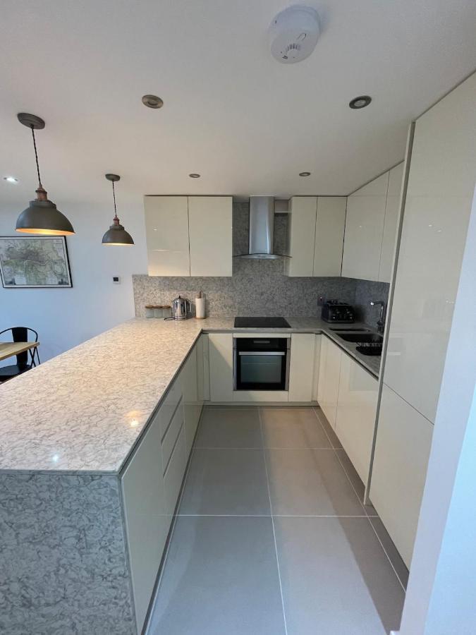 Stunning 3bd Maisonette Wbalcony - Old Street! London