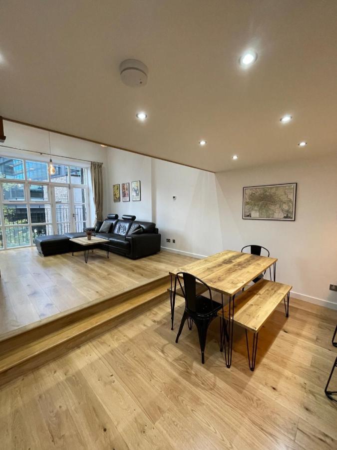 Stunning 3bd Maisonette Wbalcony - Old Street! Apartment