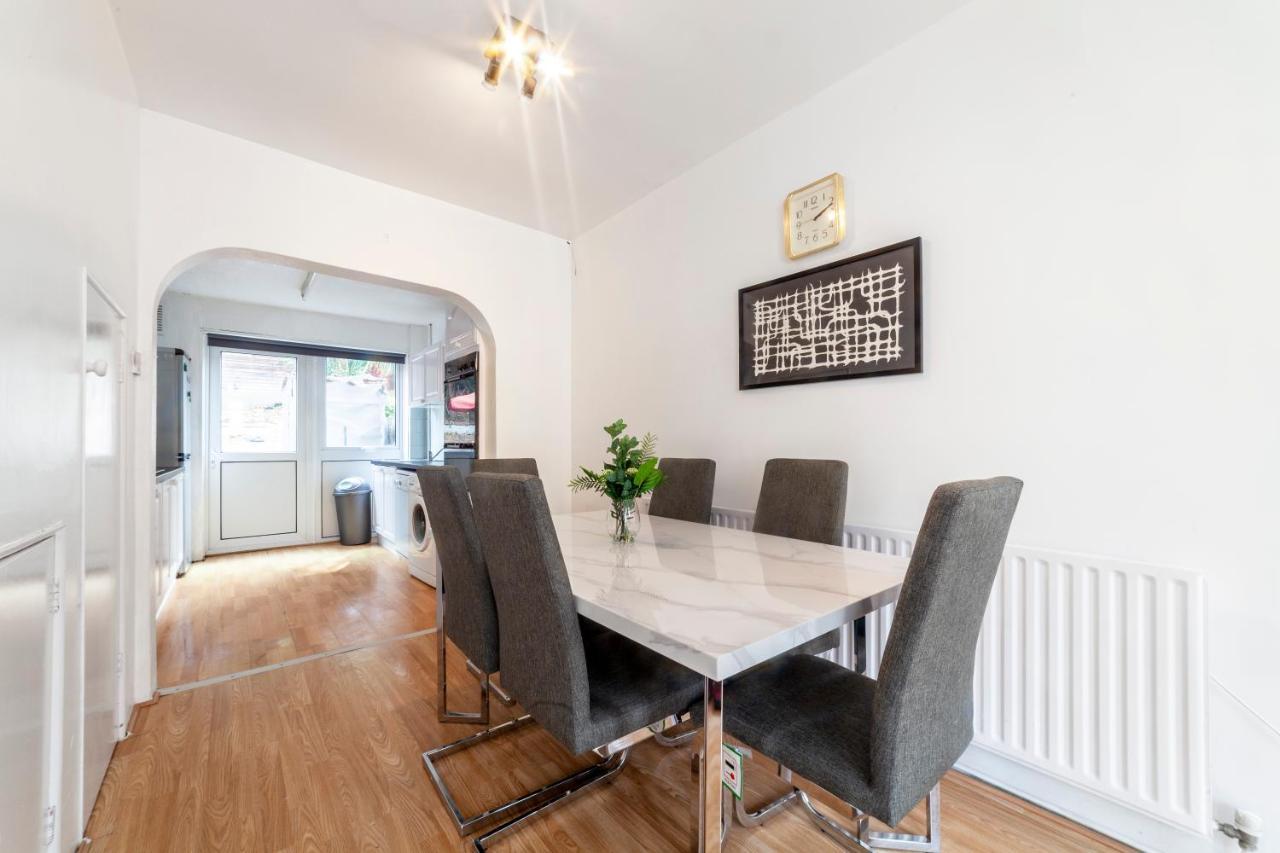 Stunning 3 Bed House With Private Garden, Woolwich London