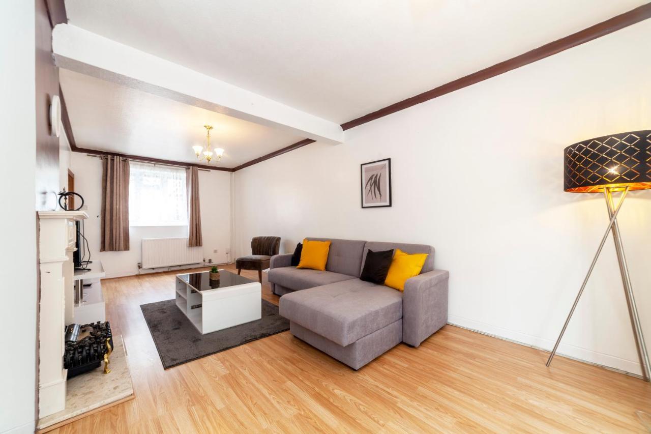 Stunning 3 Bed House With Private Garden, Woolwich