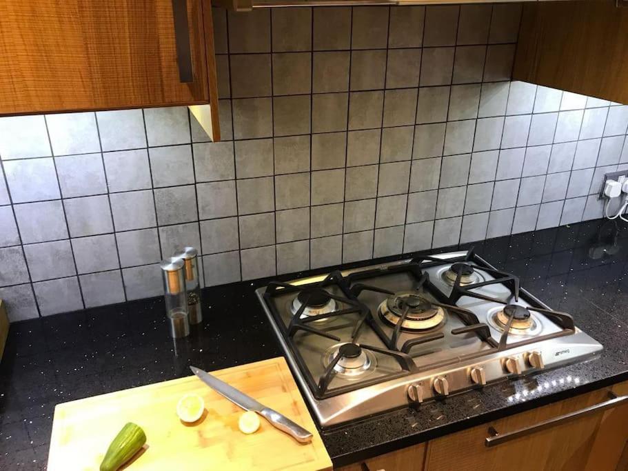 Apartment Stunning 2 Bed/2bath Flat In Heart Of Kensington London
