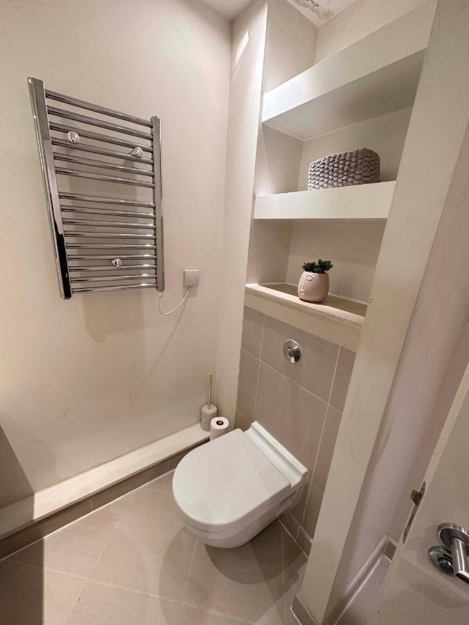 Apartment New Spacious 2 Bedroom With Balcony *