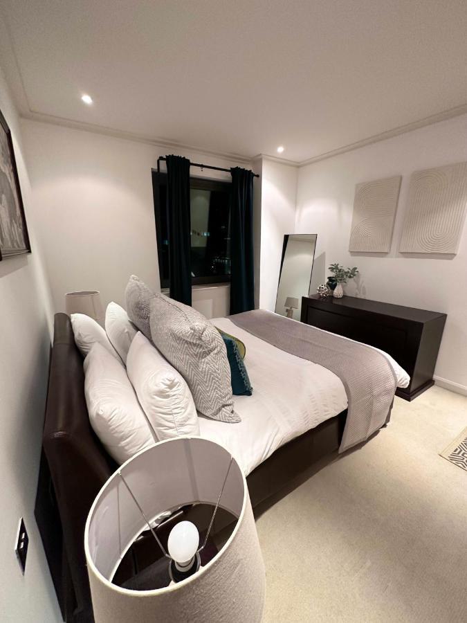 Apartment New Spacious 2 Bedroom With Balcony *