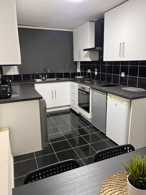 Stunning 2 Bedroom Duplex In The Heart Of Apartamento
