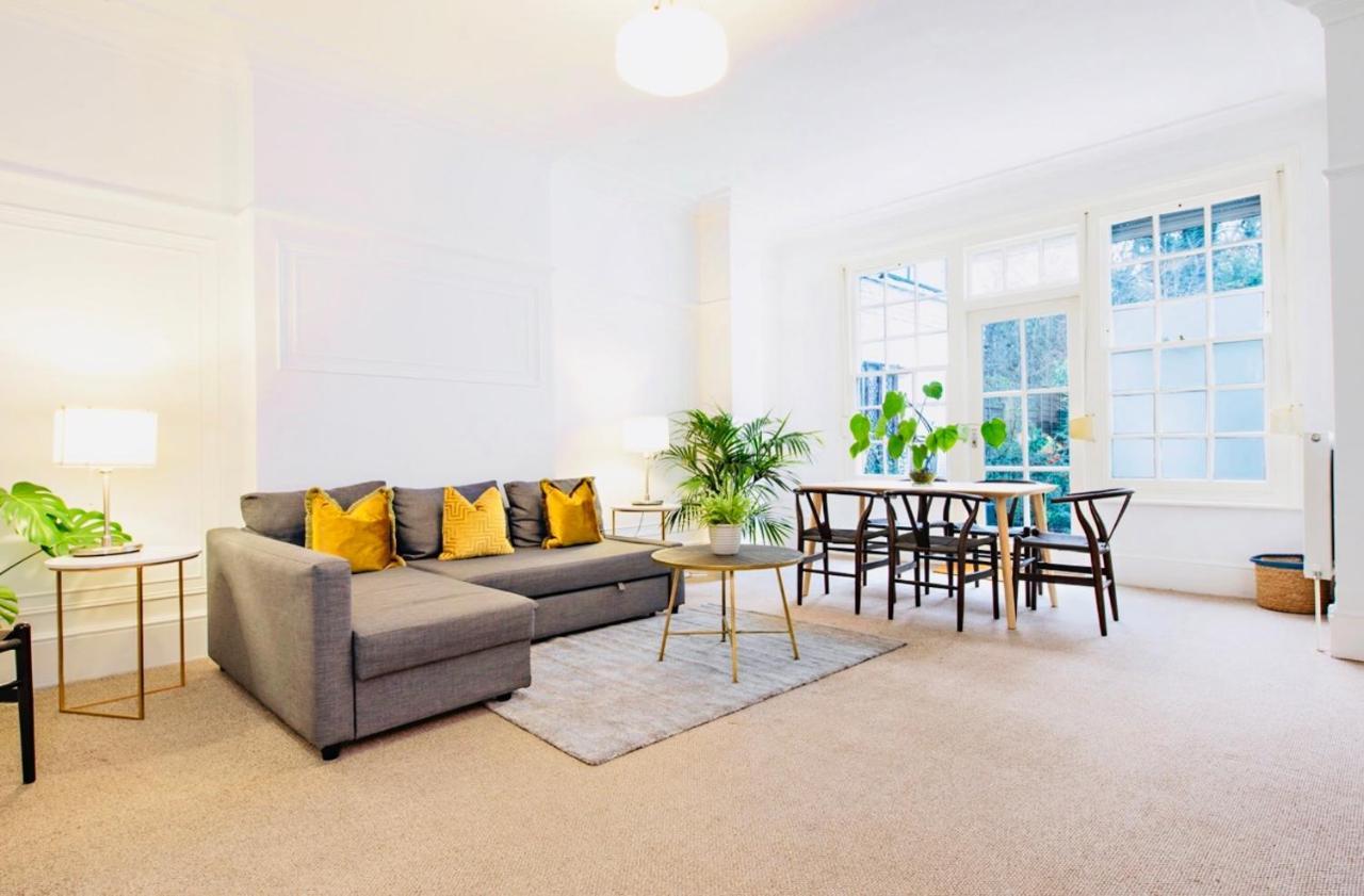 Spacious & Charming Garden Flat -zone 2- Great For Access Londres
