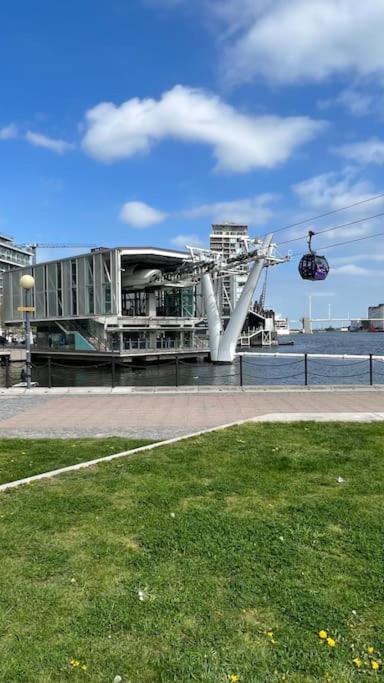 Luxury 1bed In Converted Warehouse Next To Excel Apartment London