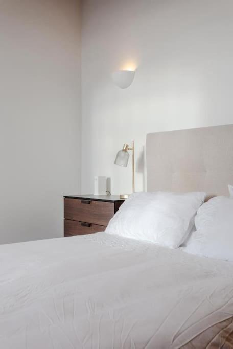 Luxury 1bed In Converted Warehouse Next To Excel Apartment *