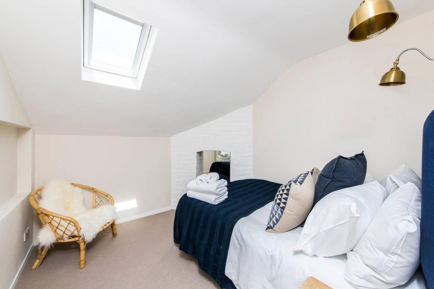 Divine 3 Bed House In Battersea London