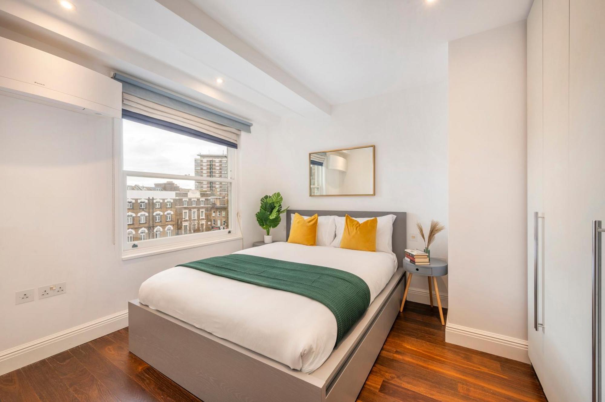 Luxury One Bedroom With Ac, Balcony, Free Coffee London