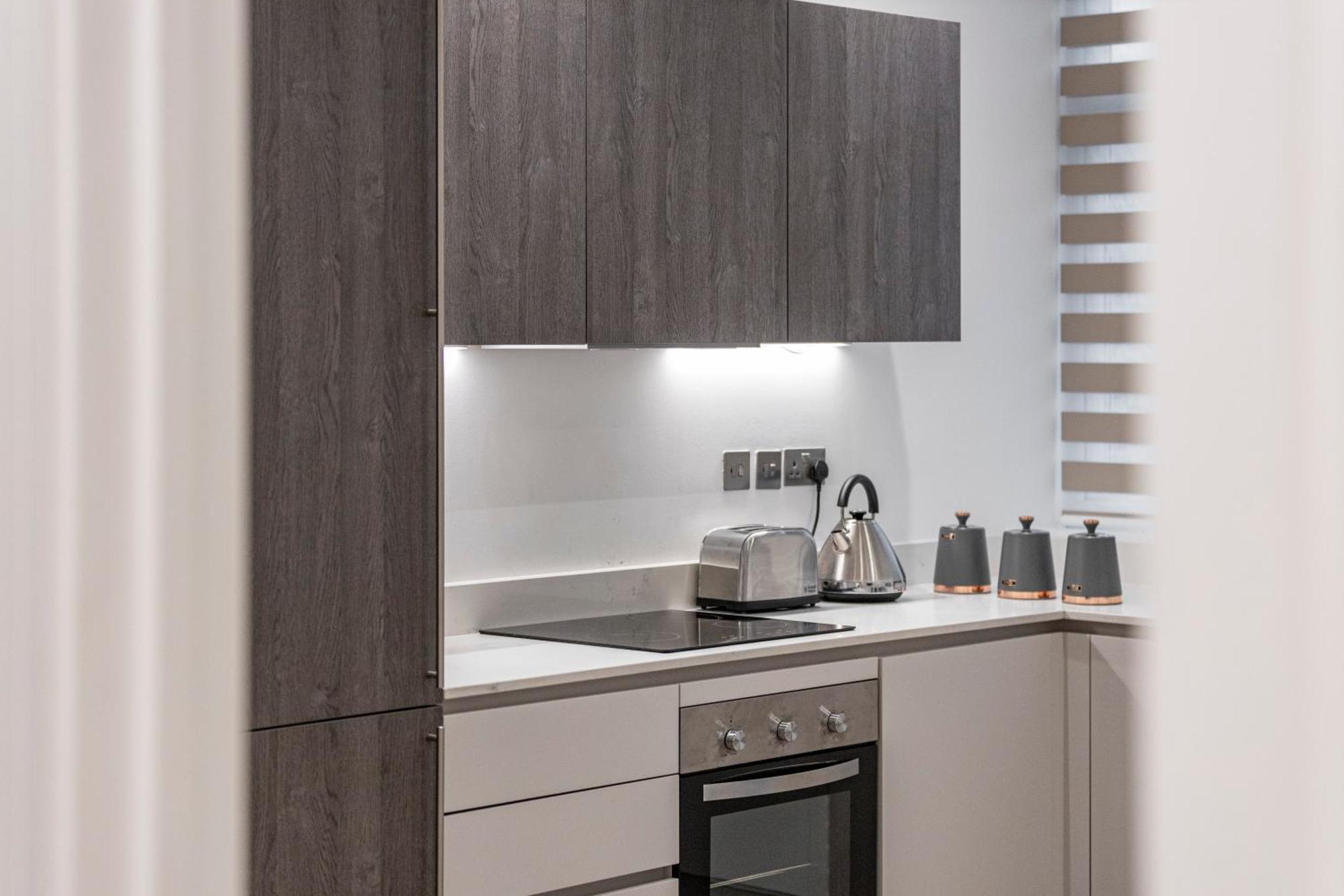 Welcoming And Spacious Apartment- Excellent Location London
