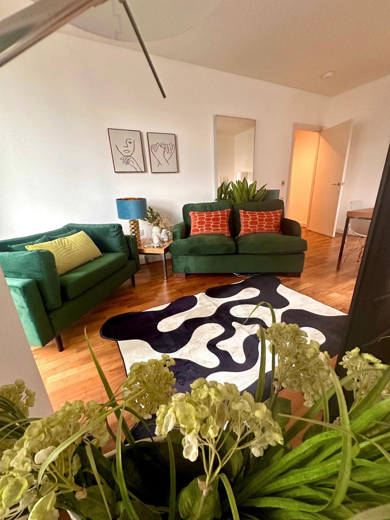 Apartamento New Two Bedroom With Balcony Londres