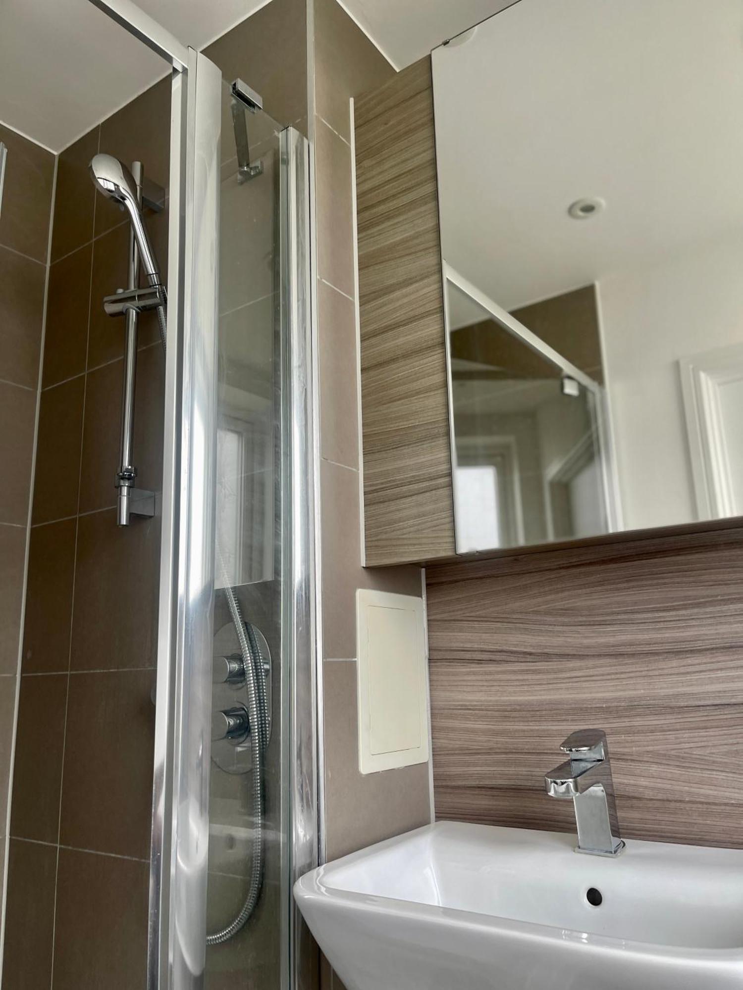 Modern With Free 24hours Gym Apartamento