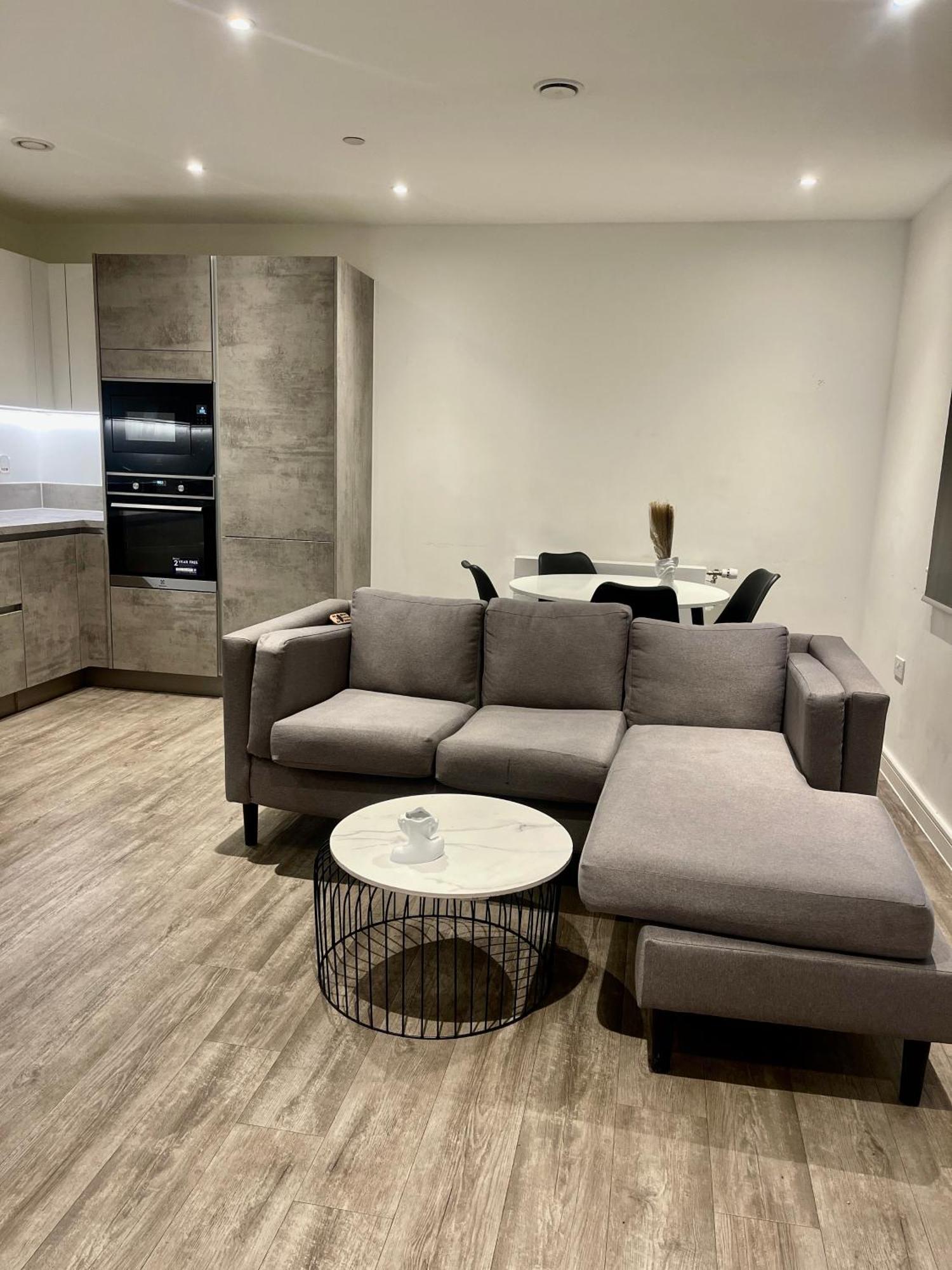 Modern With Free 24hours Gym * Londres
