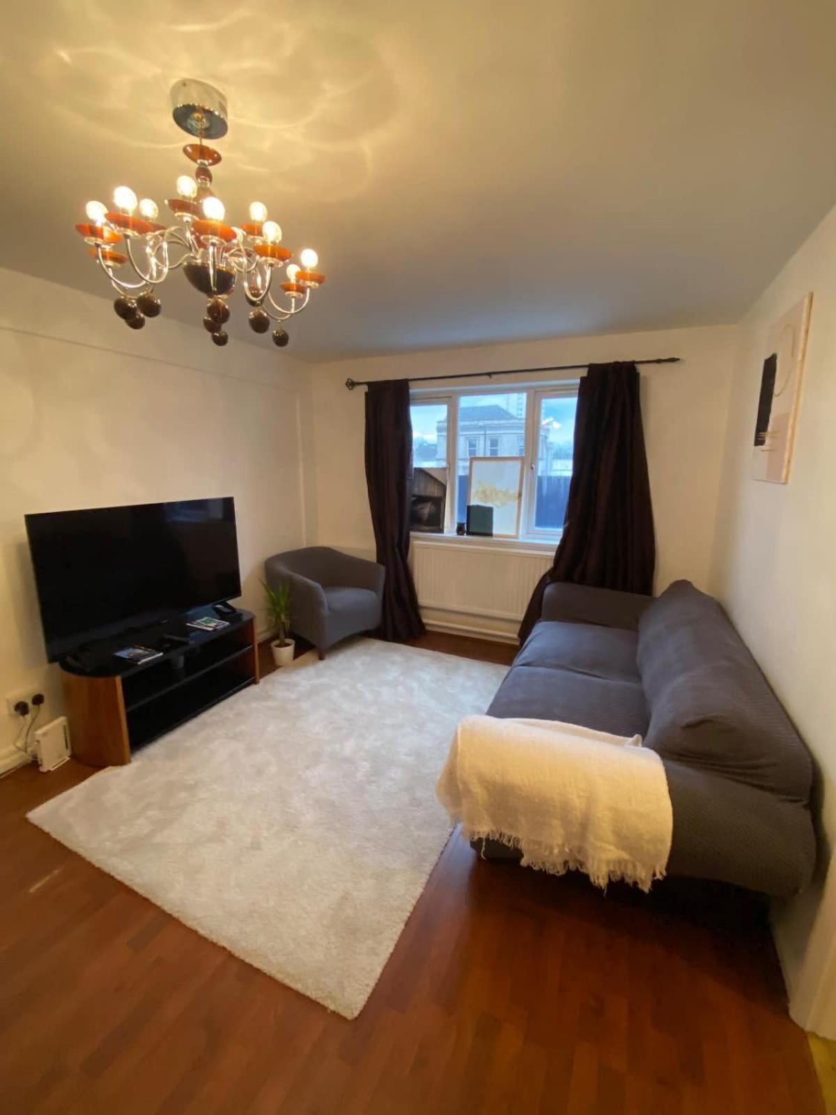 Well Located 2bd Flat 20 Mins To Tower Bridge! * London