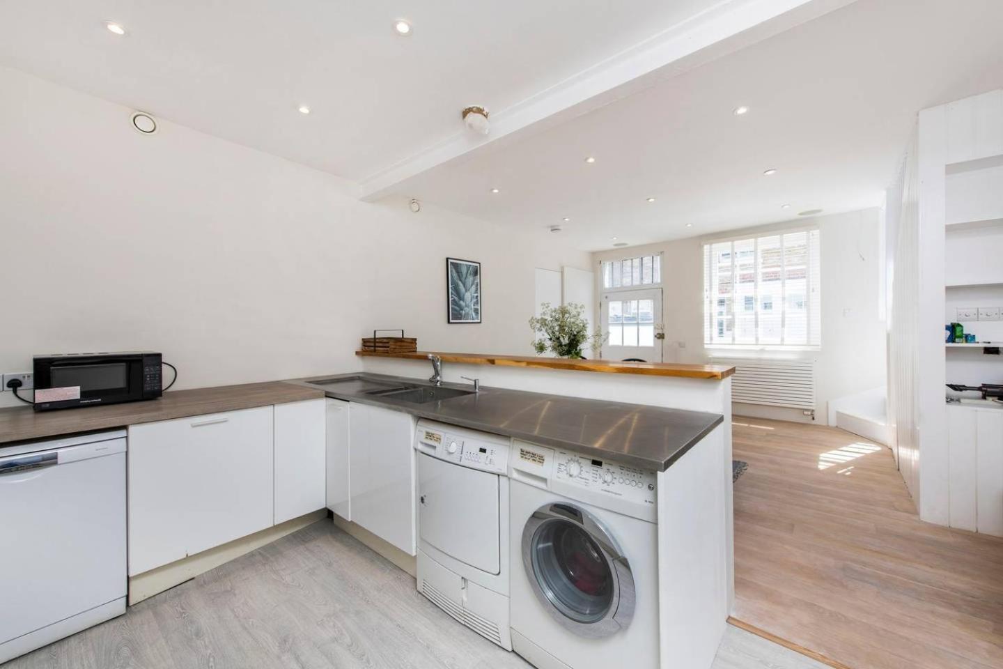 Divine 3 Bed House In Battersea * London