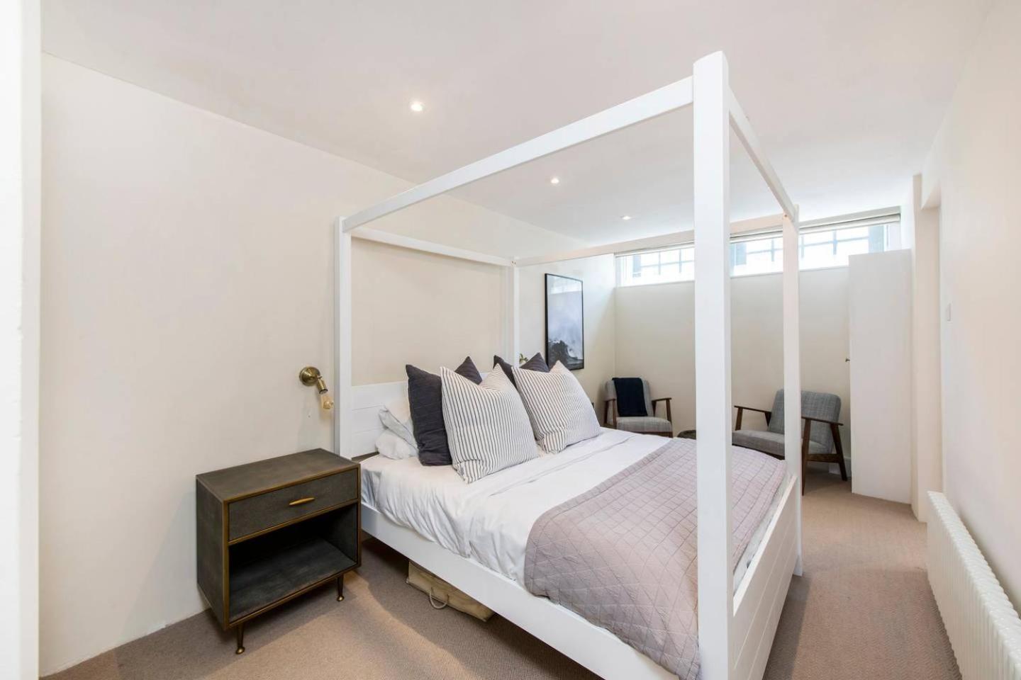 Divine 3 Bed House In Battersea Holiday home