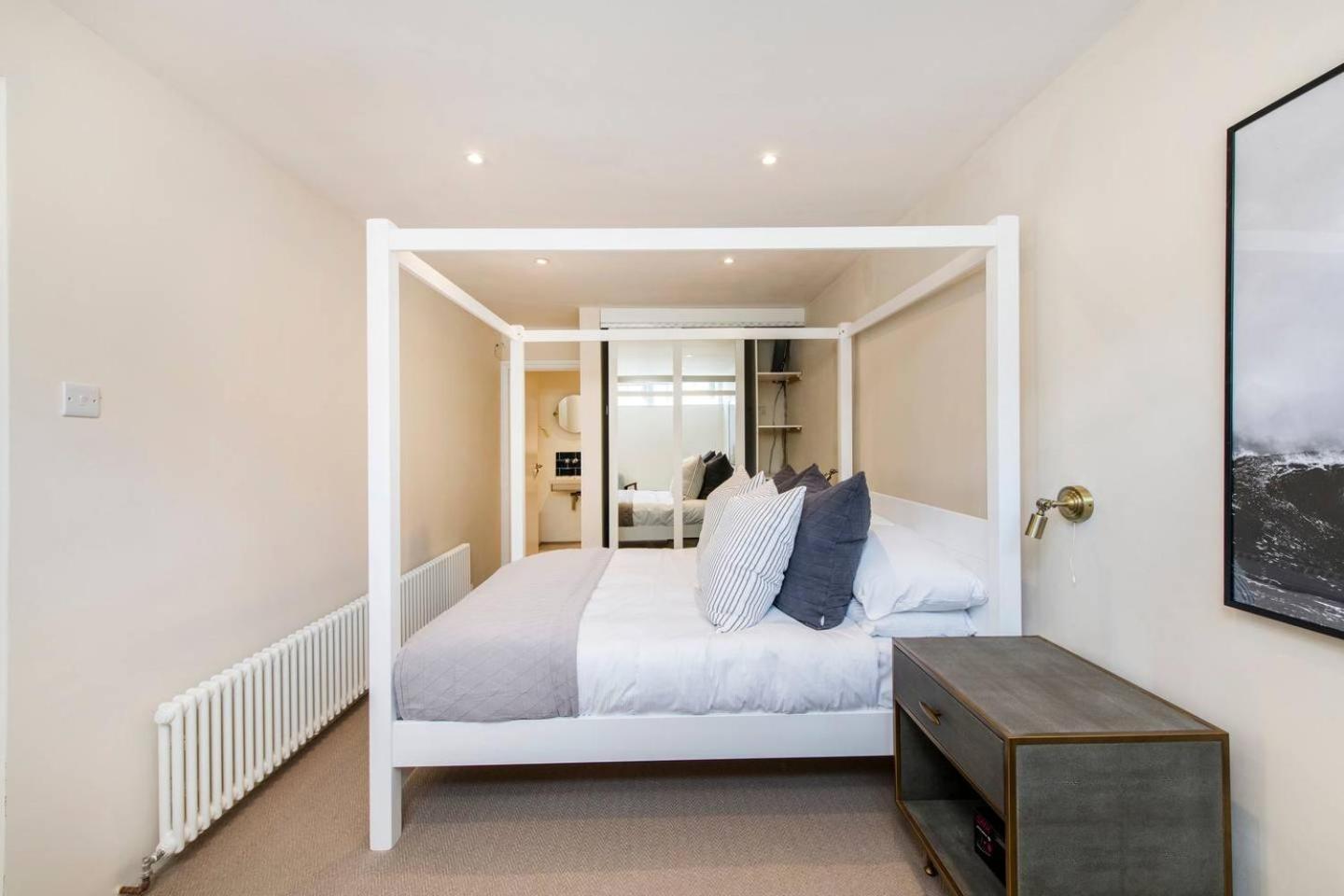 Holiday home Divine 3 Bed House In Battersea *