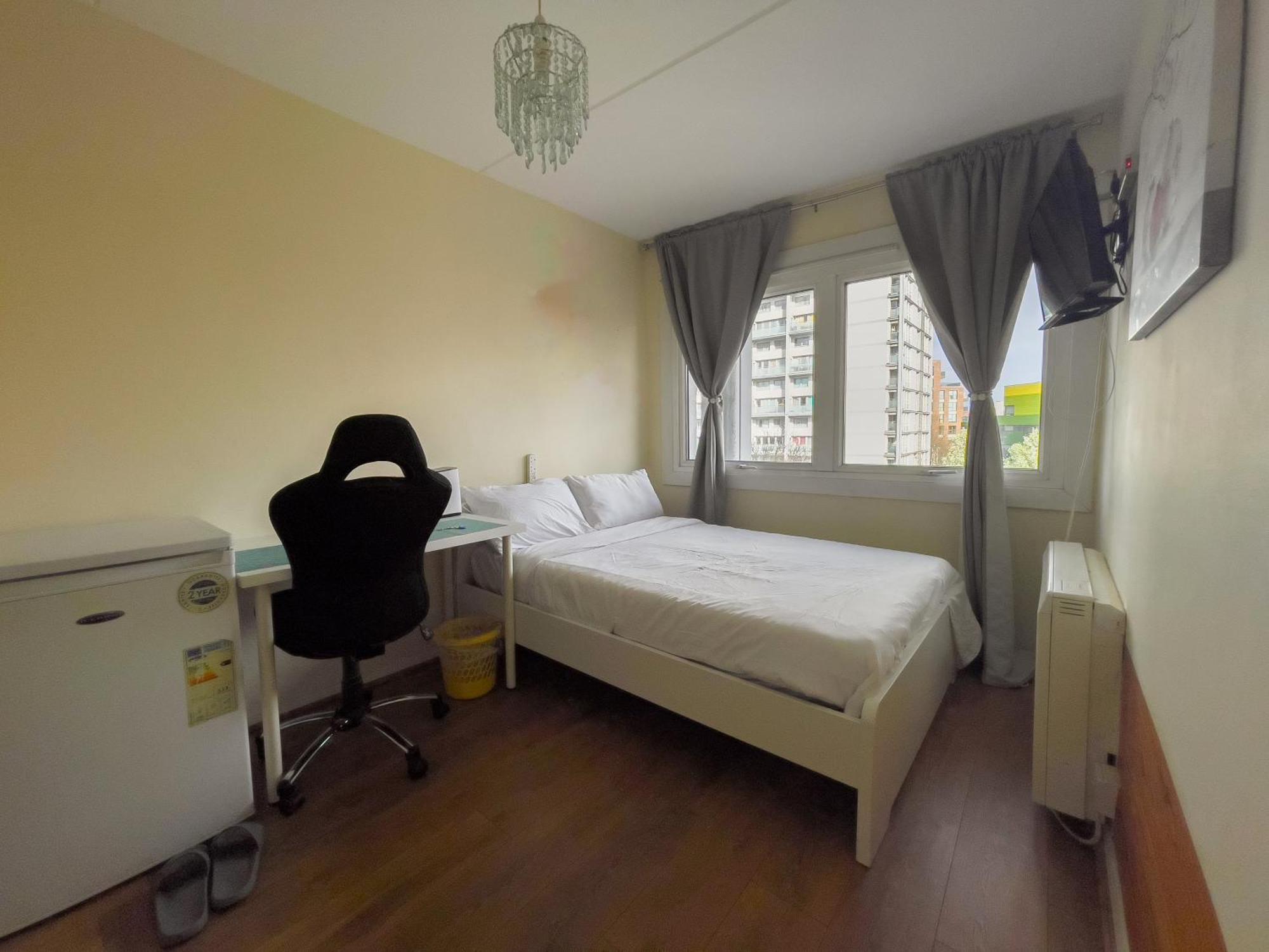 Guest house Charming For Rent Ideal For Tourists Near Portobello Market London