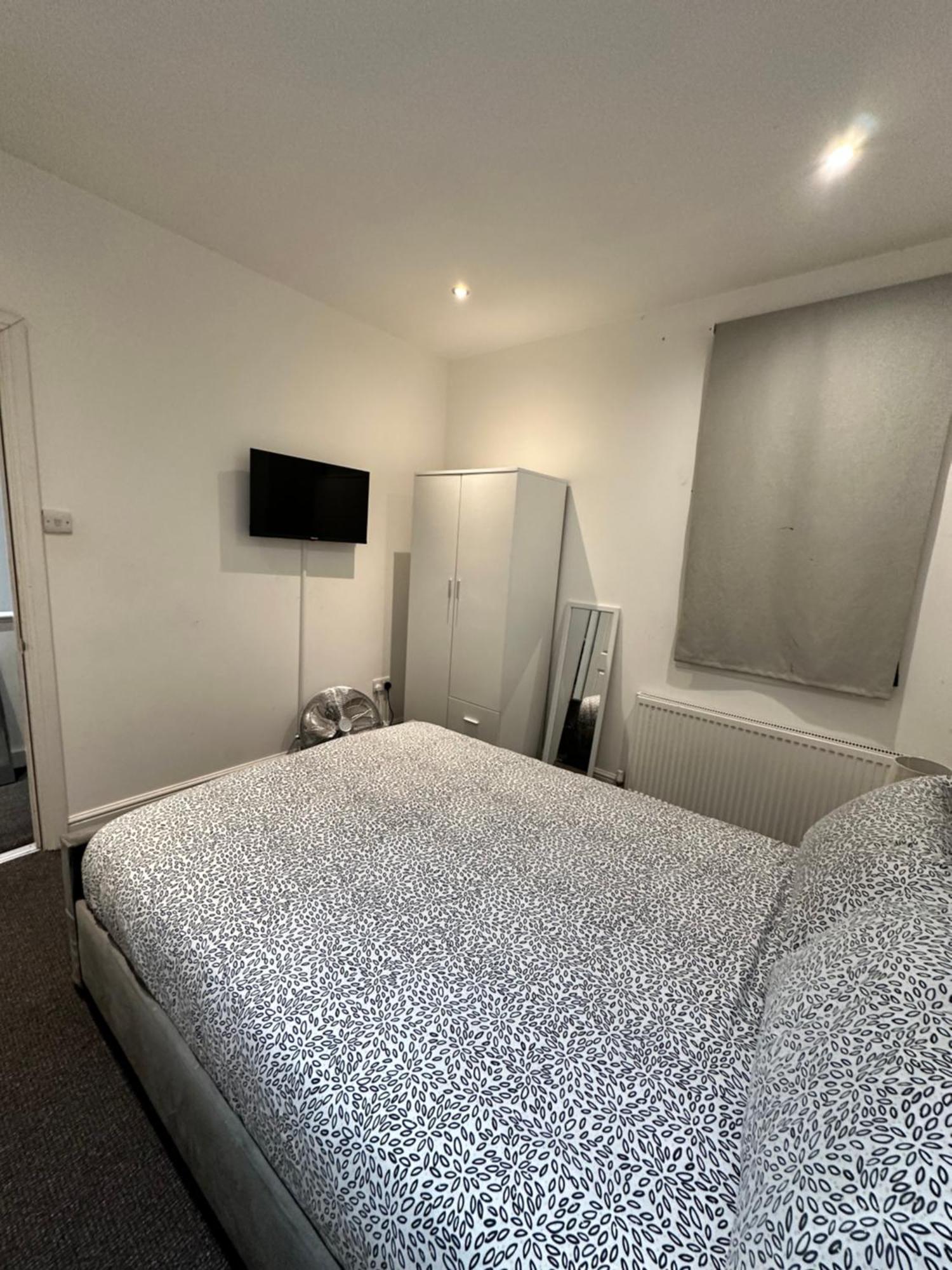 2 Bed Away From Tooting * London