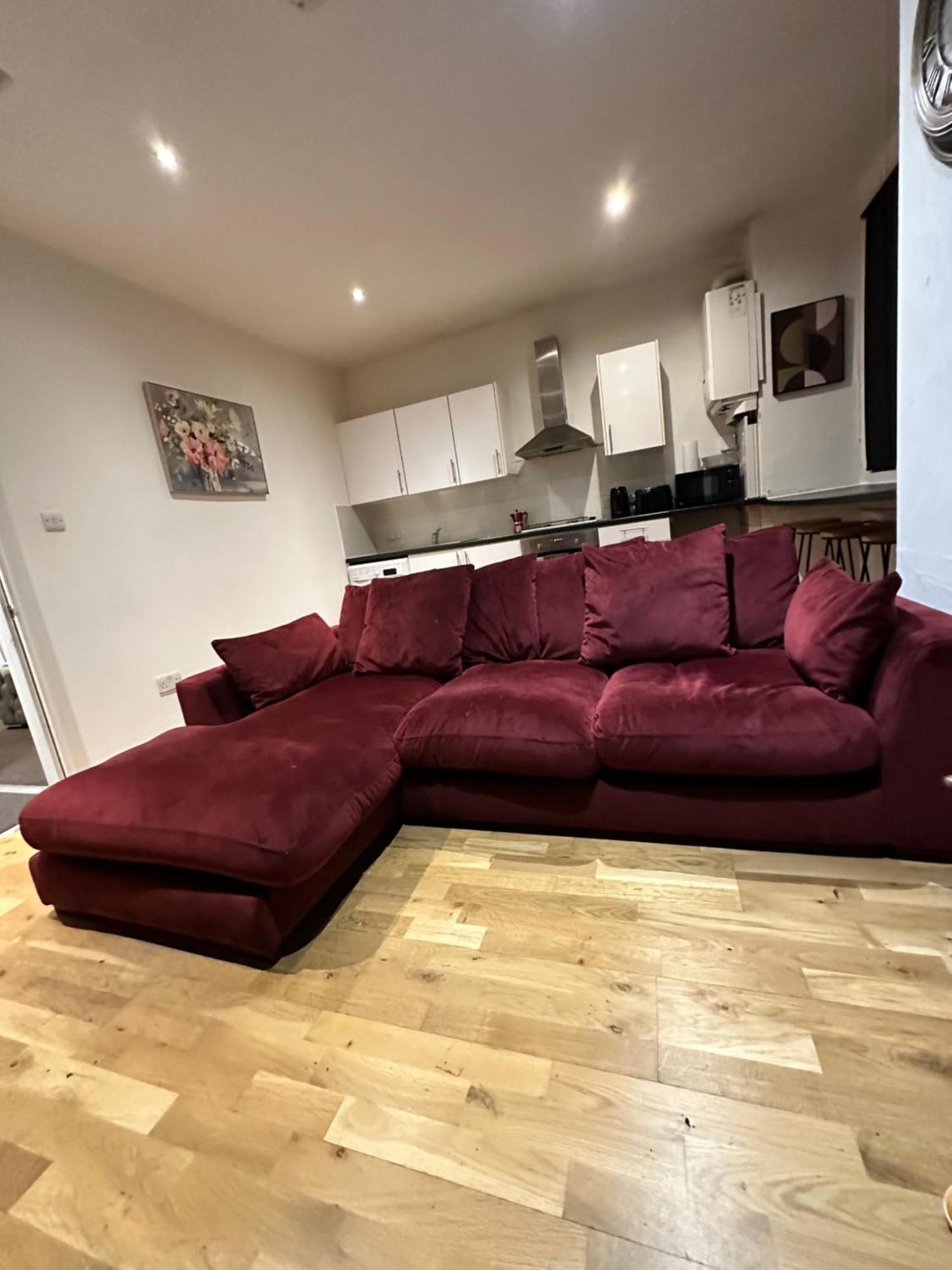 2 Bed Away From Tooting London