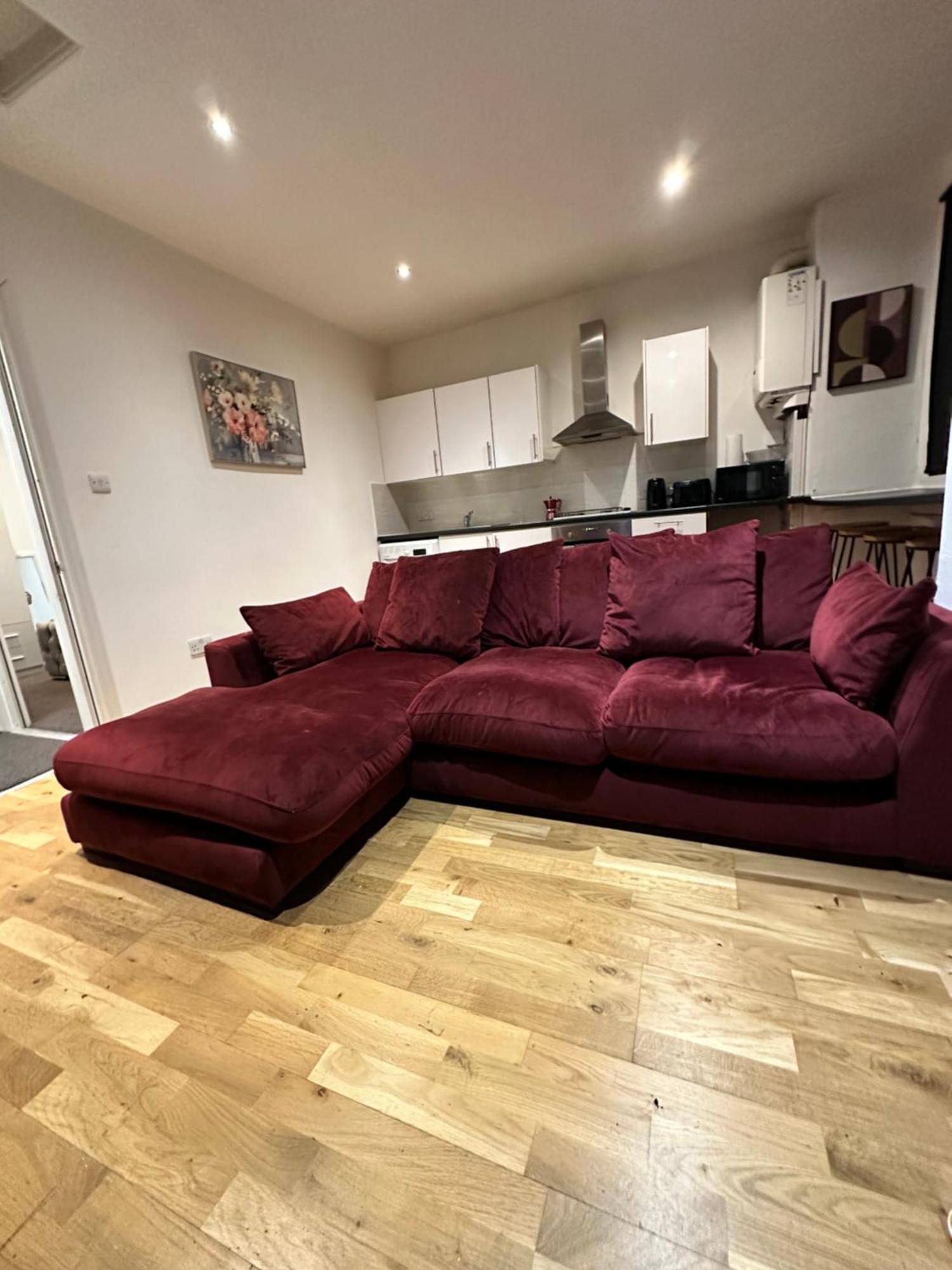 2 Bed Away From Tooting London