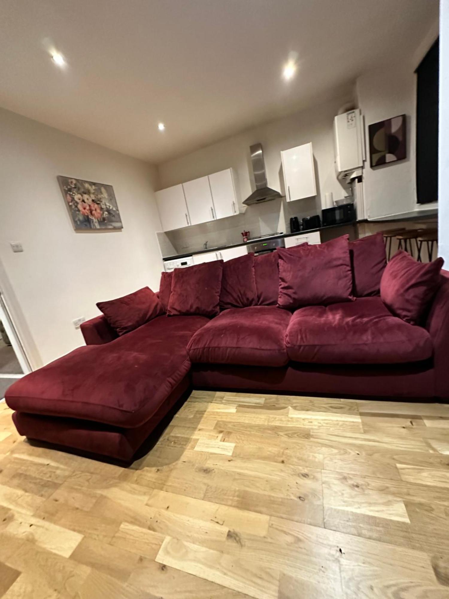2 Bed Away From Tooting London
