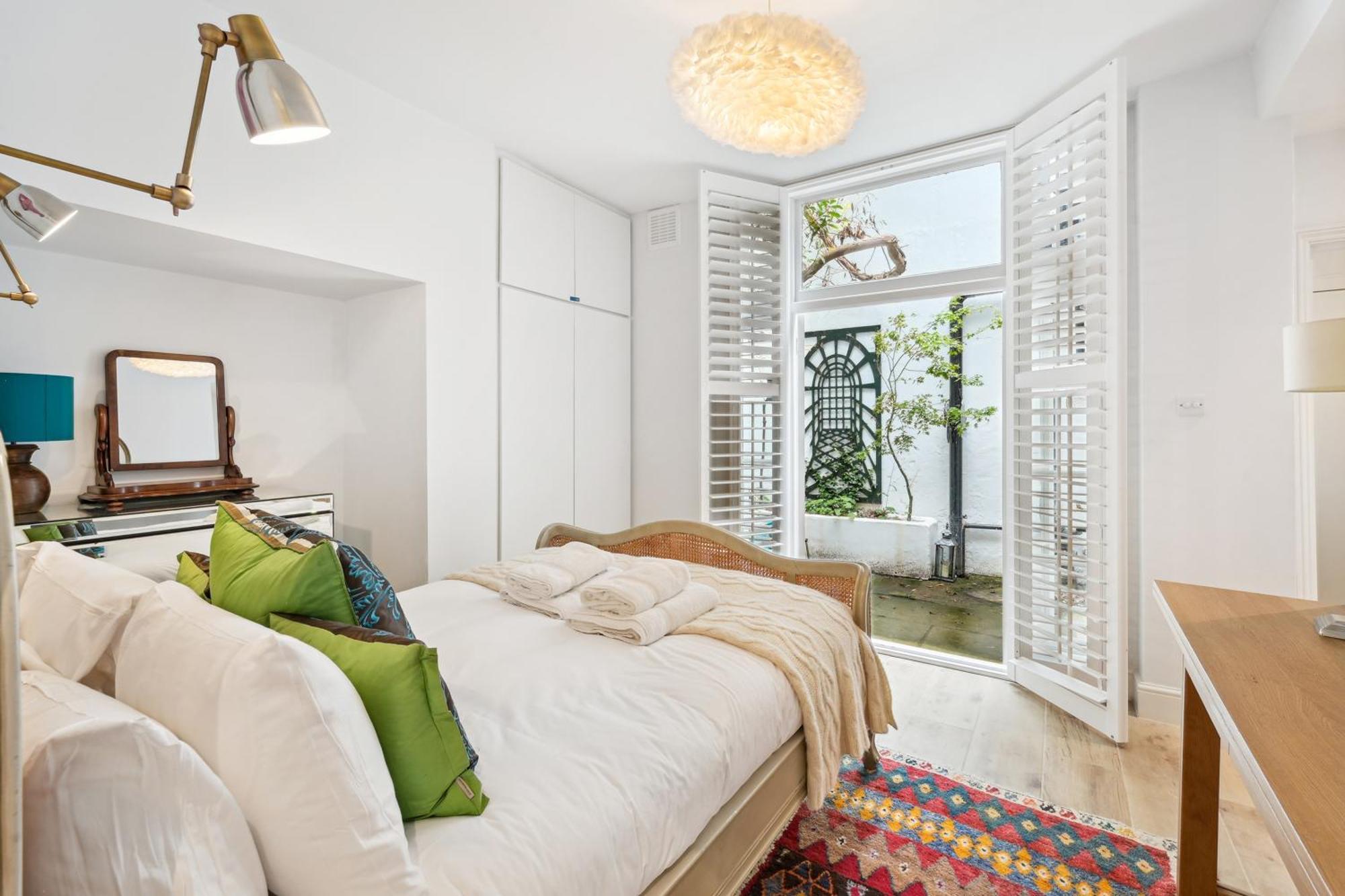 Hububb Luxury Queen's Gate Garden Apartment *