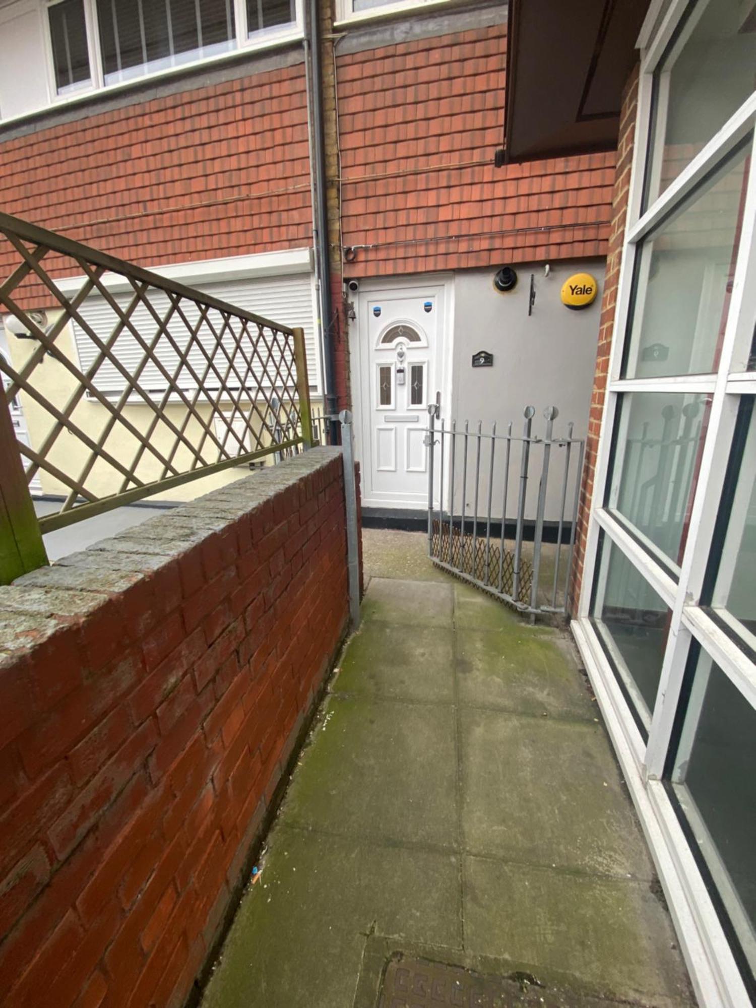 Homestay 9 Russell Court, King Close *