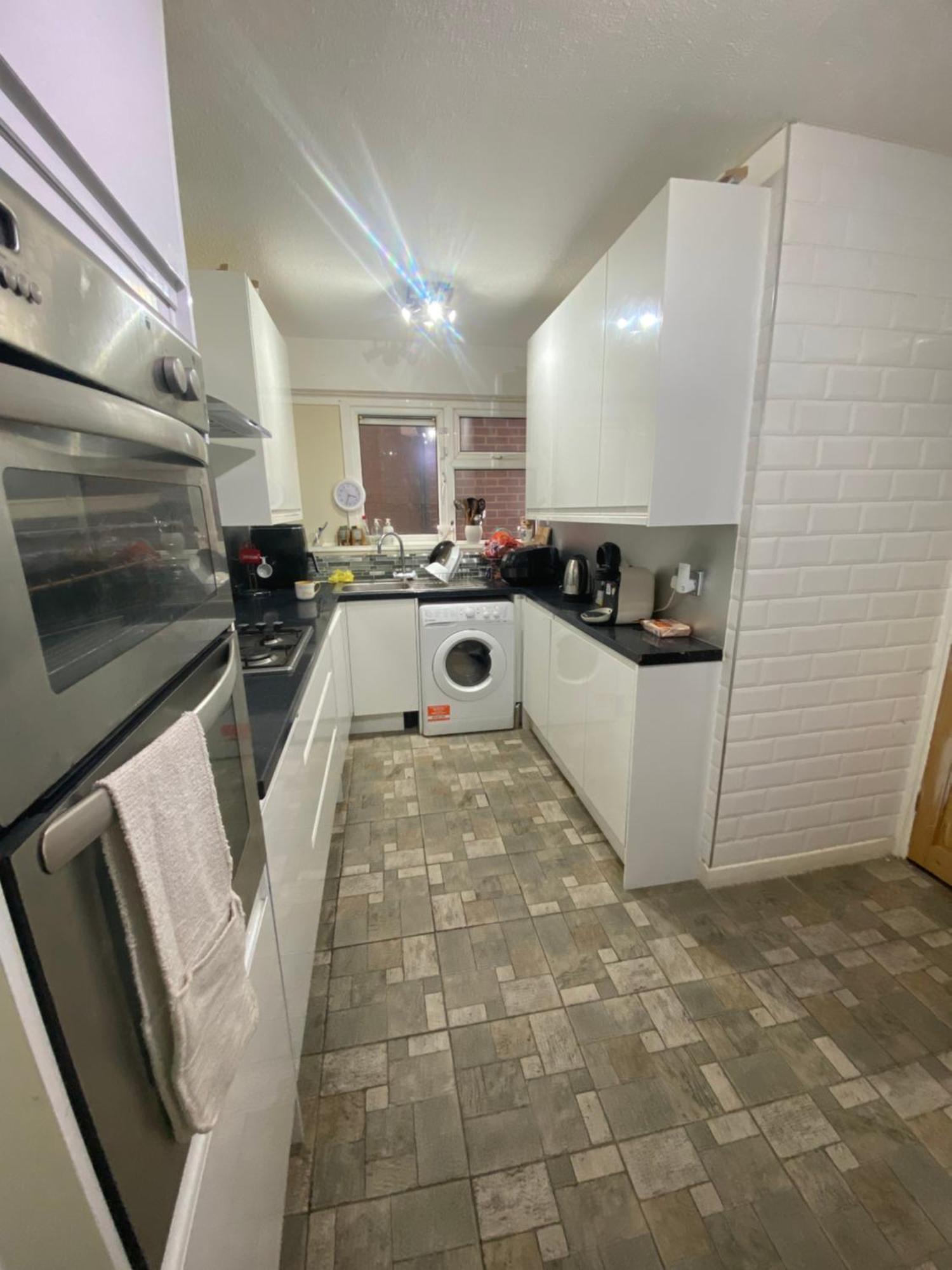 9 Russell Court, King Close Homestay