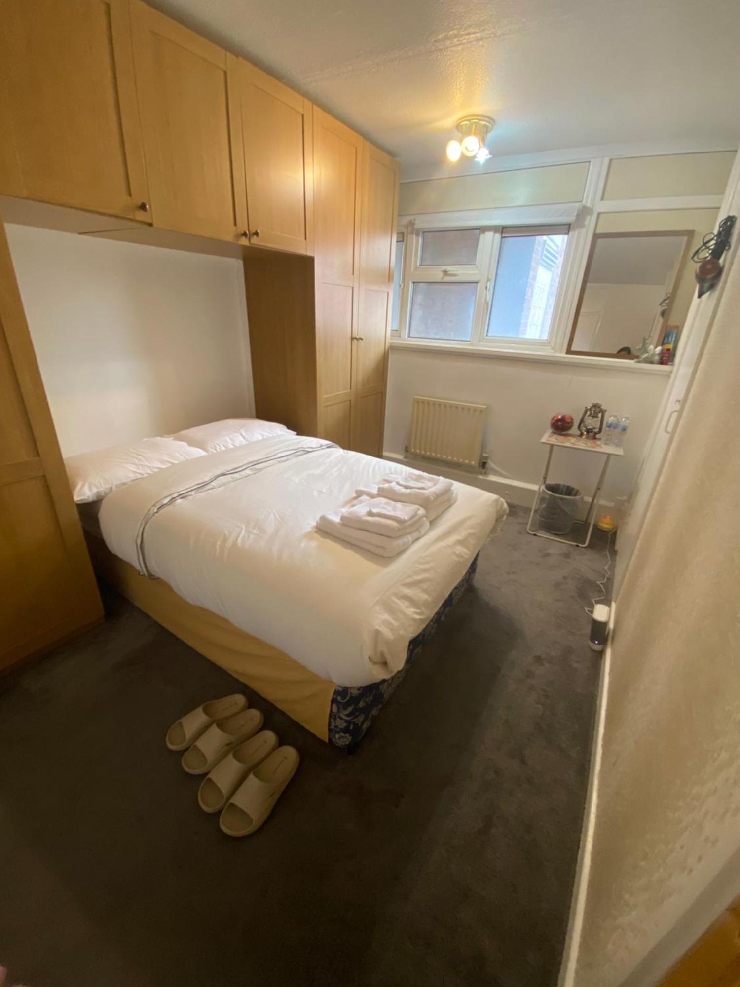 9 Russell Court, King Close Homestay London
