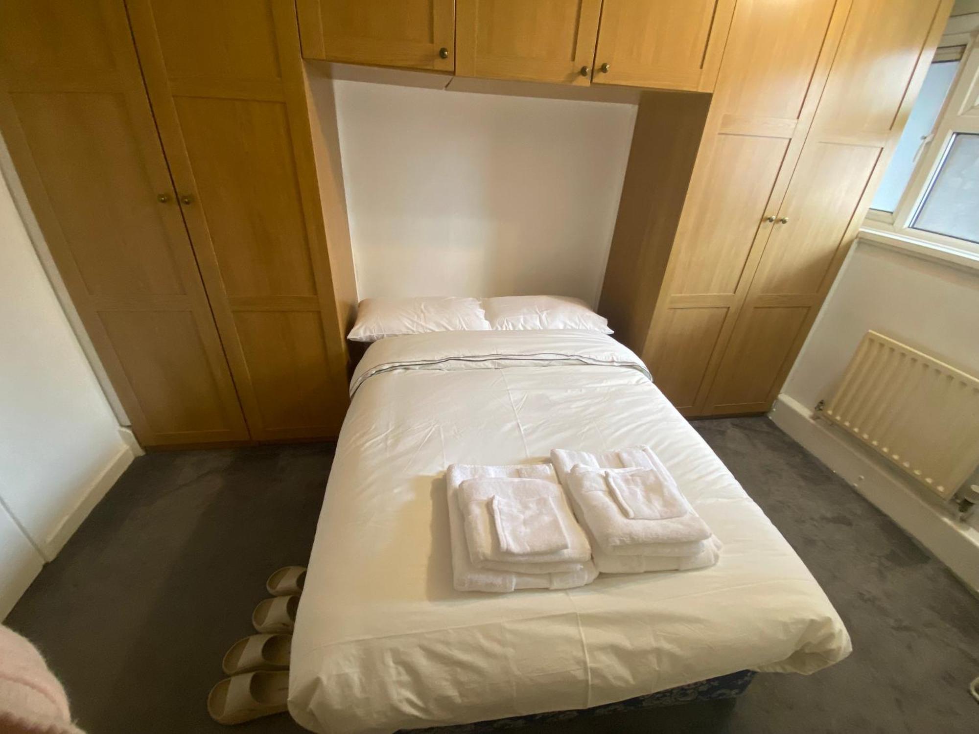 Homestay 9 Russell Court, King Close