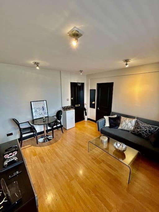 Chelsea Cloisters - One Bedroom Serviced Apartamento Londres
