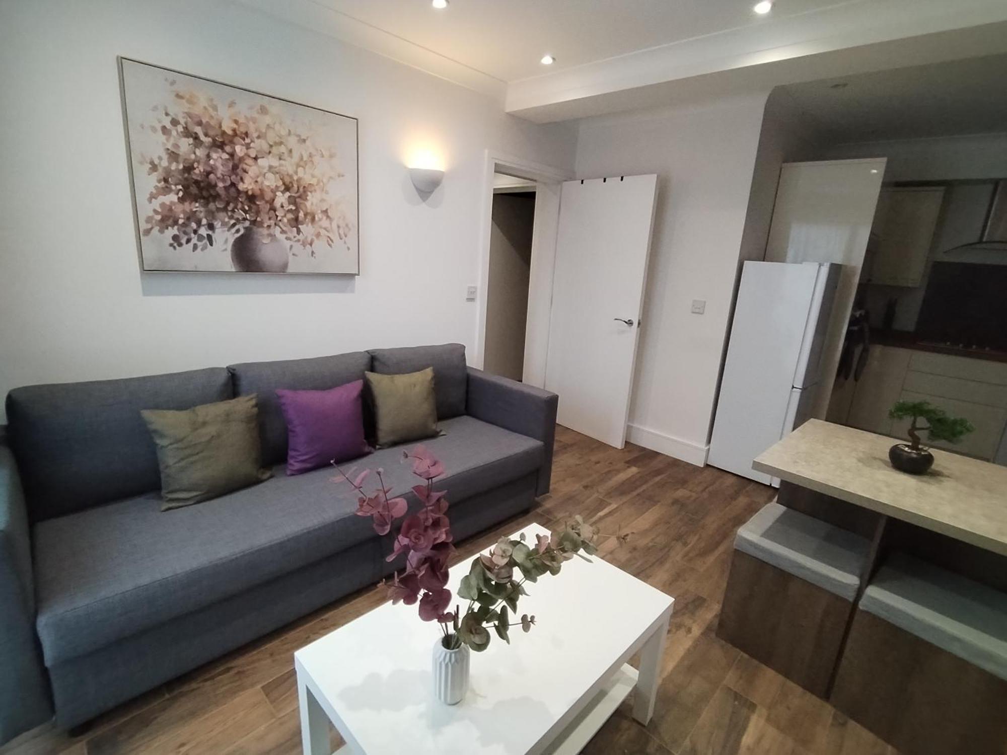 Luxury Near Centre, Near Train Station, E1 London