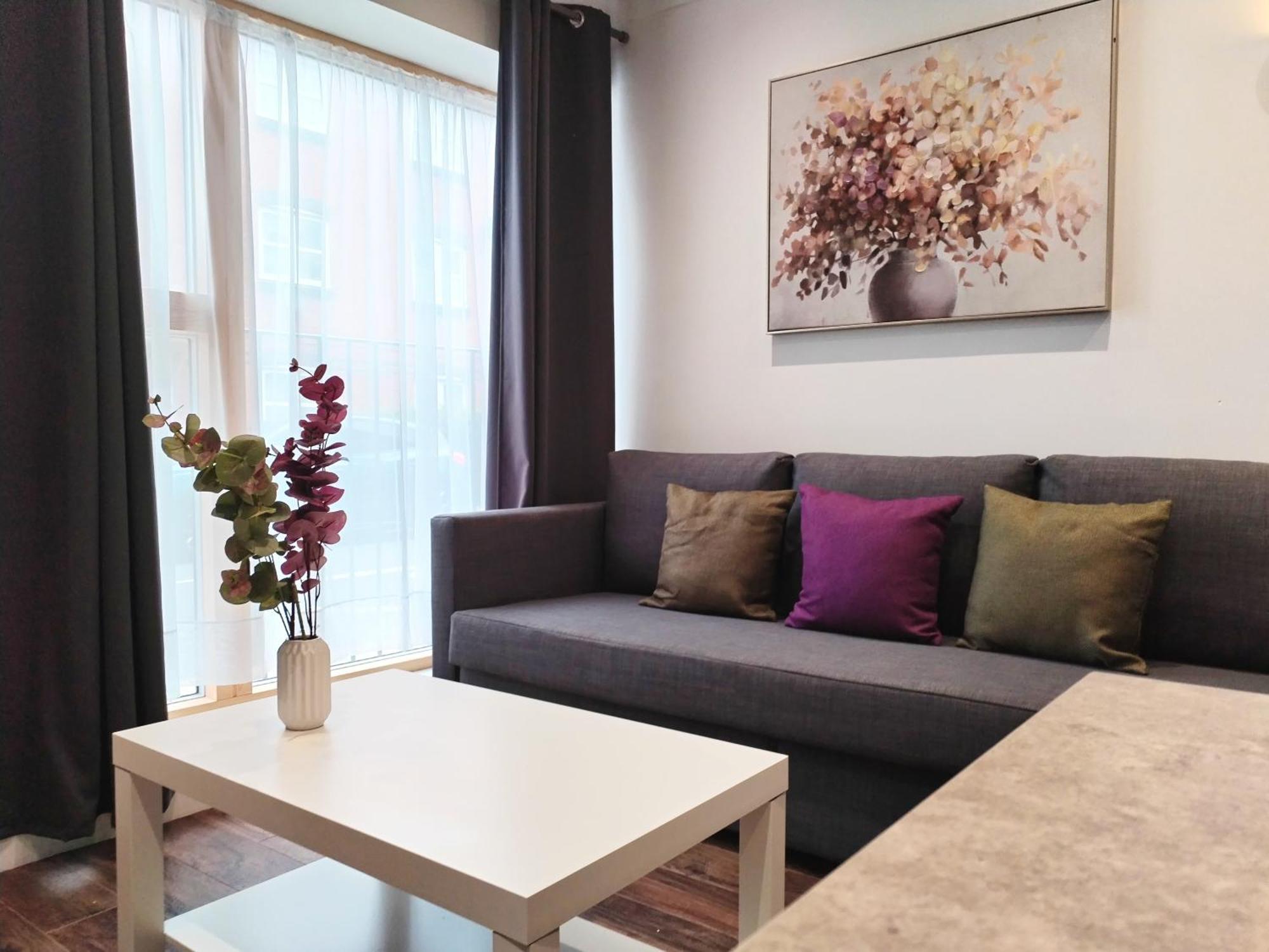 Luxury Near Centre, Near Train Station, E1 Apartment *