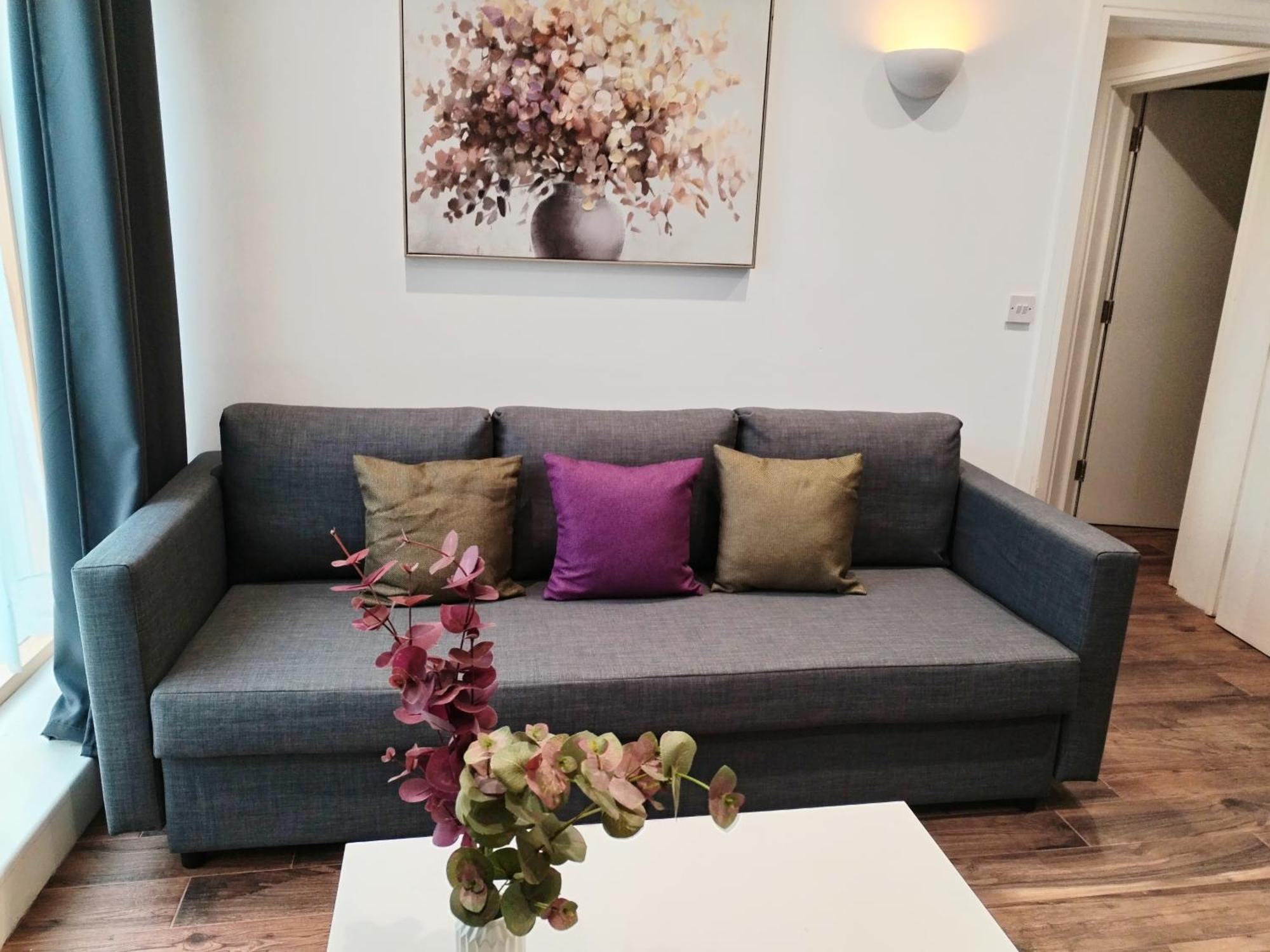 Luxury Near Centre, Near Train Station, E1 Apartment London