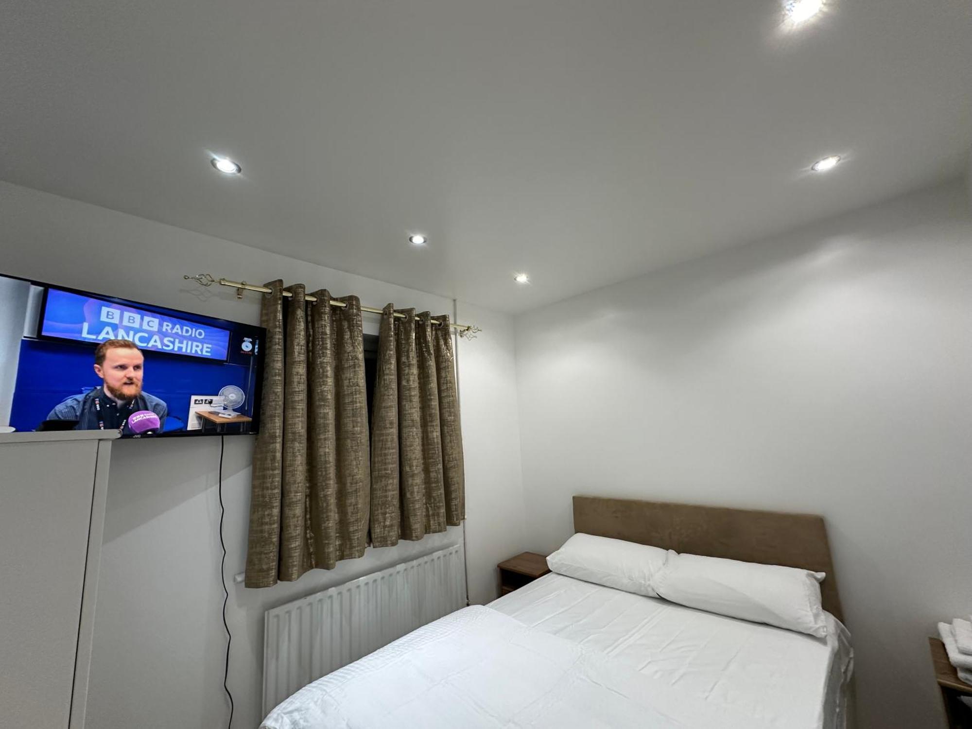 Beautiful Double With Free Wi-fi And Free Parking Casa de hóspedes *