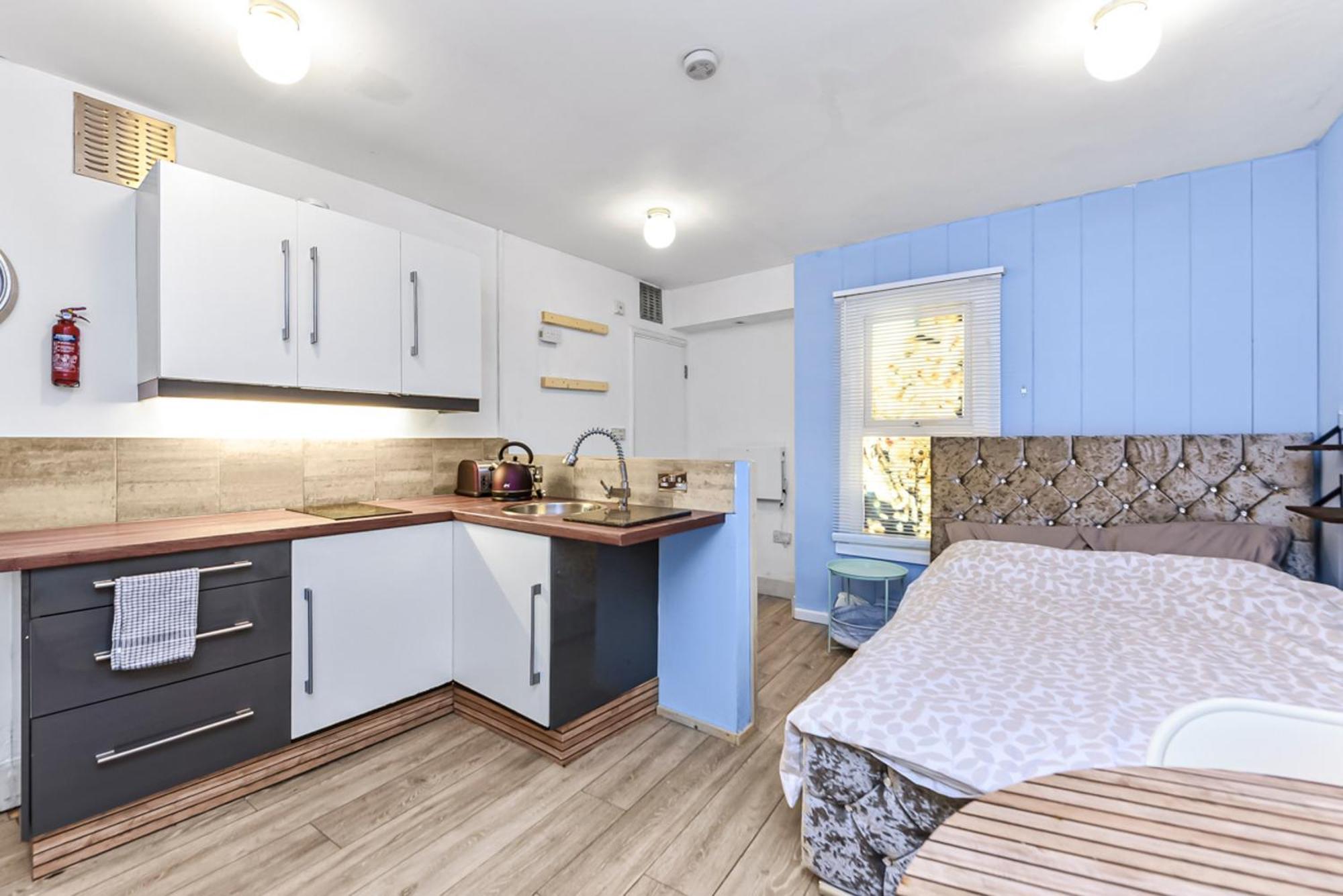 Apartment Cosy Studio Flat On A Budget