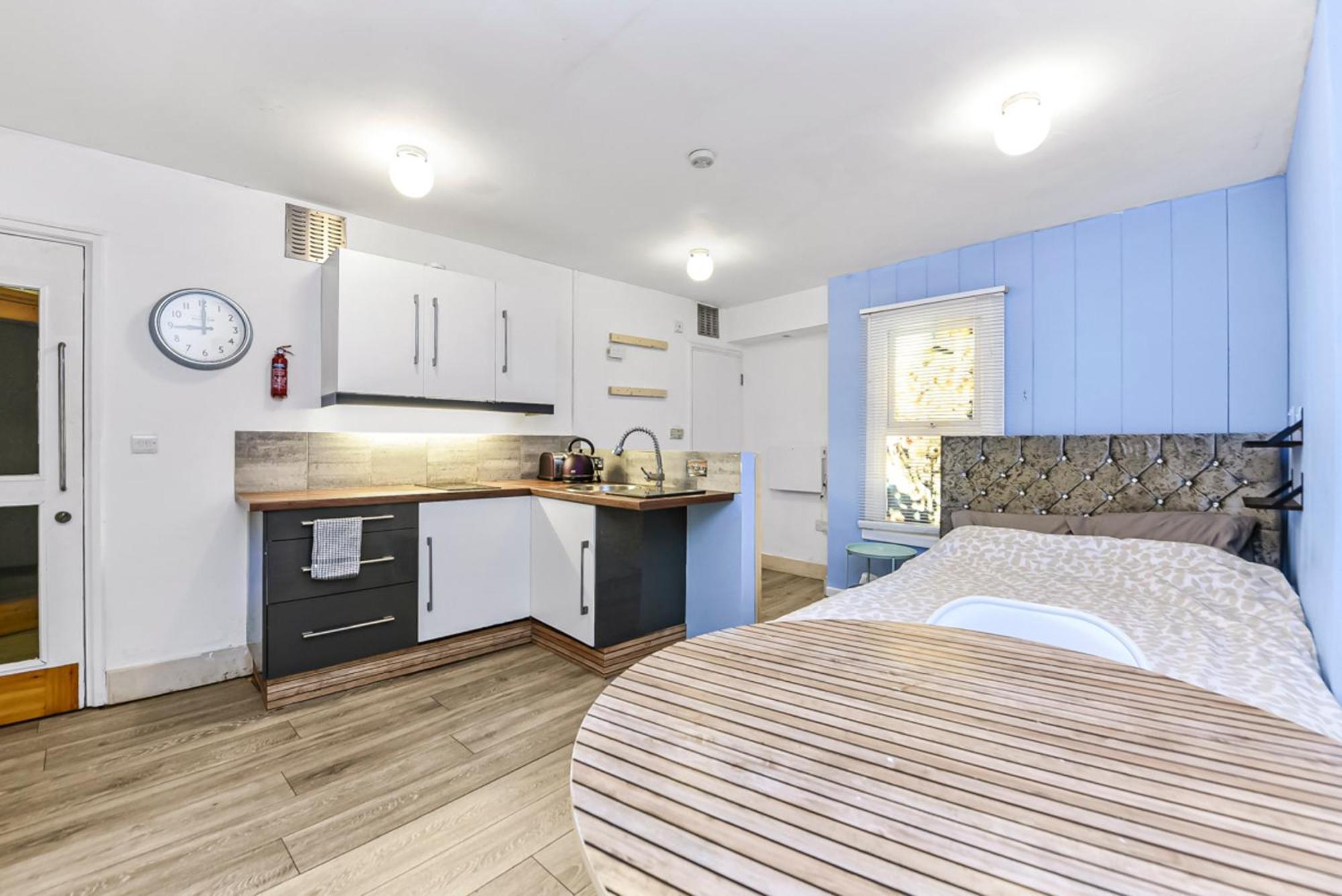 Apartment Cosy Studio Flat On A Budget London